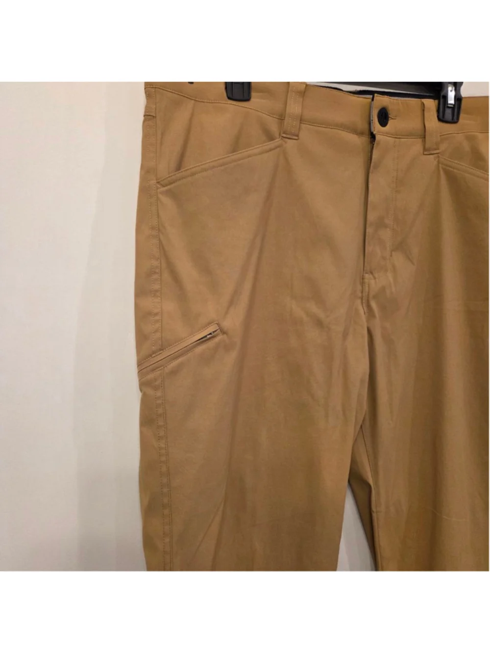 Men's Orvis Tan Performance 6 pocket Pants Waist 36/30